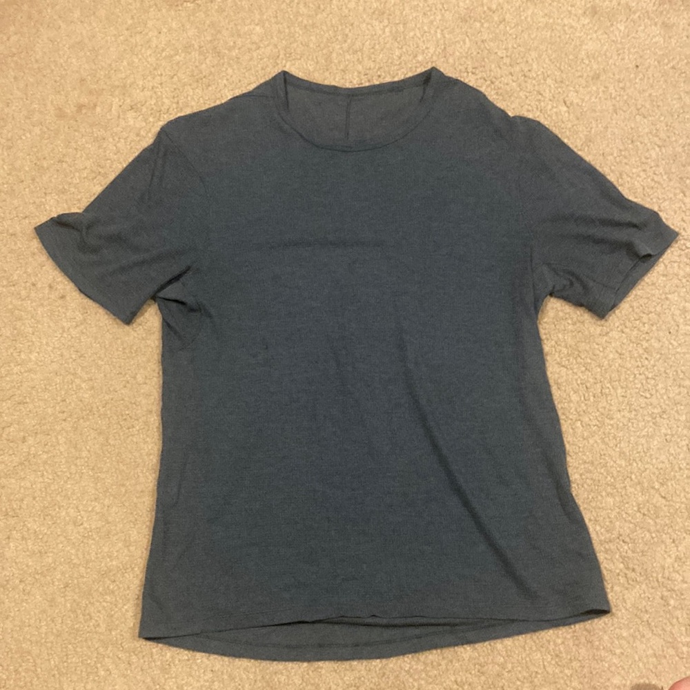 Size Large , dark gray, lululemon short sleeve tee shirt